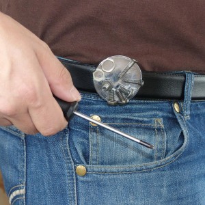 Sintron Magnethalter am Gürtel mit Schrauben und Schraubendreher in Hosentasche.