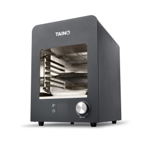 Schwarzer Taino Elektro Oberhitzegrill für Steaks bis 800 Grad.