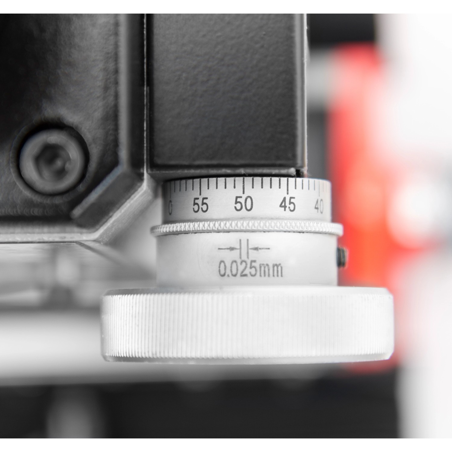 Detailaufnahme: Einstellrad mit Skala der Holzmann Metall-Fräsmaschine BF16V.