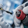 Bosch Expert Self Cut Speed Flachfräsbohrer Set, 8-teilig, im Einsatz mit Bohrmaschine.