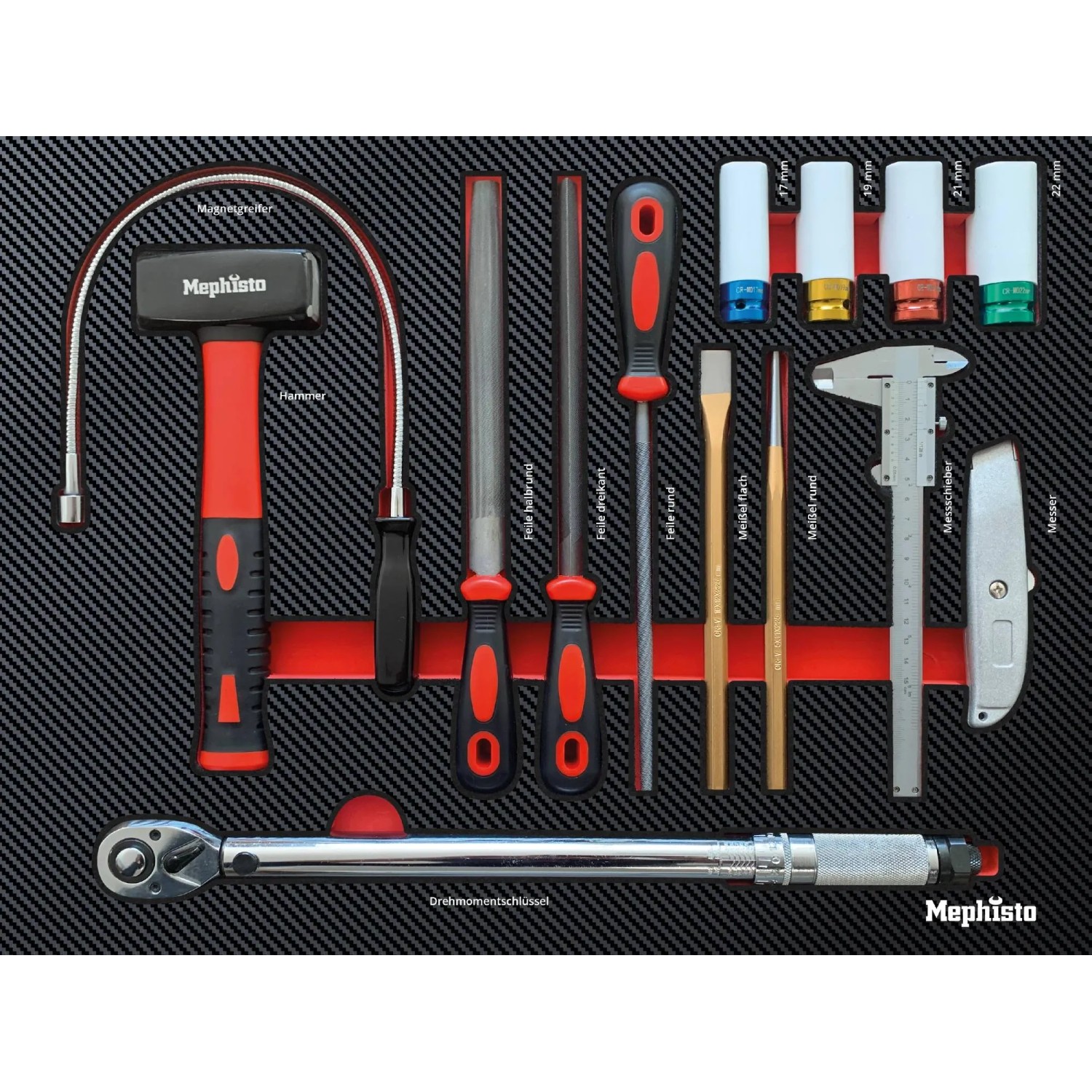 Mephisto Werkzeugwagen: Werkzeug-Set mit Hammer, Feilen, Schraubendreher, Drehmomentschlüssel und Zangen.