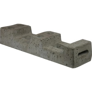 Grauer Bauzaunfuß aus Beton, 700 mm lang, mit vier Löchern für Bauzaun-Standrohre.