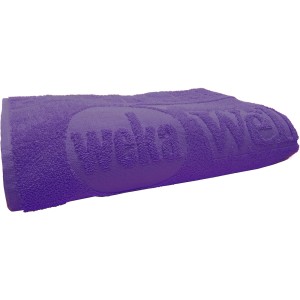 Weka Saunahandtuch Viola, großes, violettes Frotteehandtuch mit Weka Logo für Sauna & Wellness.