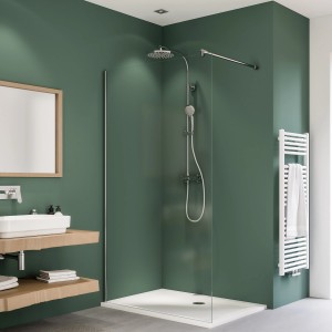 Breuer Walk-In Duschwand Entra, Silber matt, Klarglas, 140 cm im Badezimmer mit grünen Wänden.