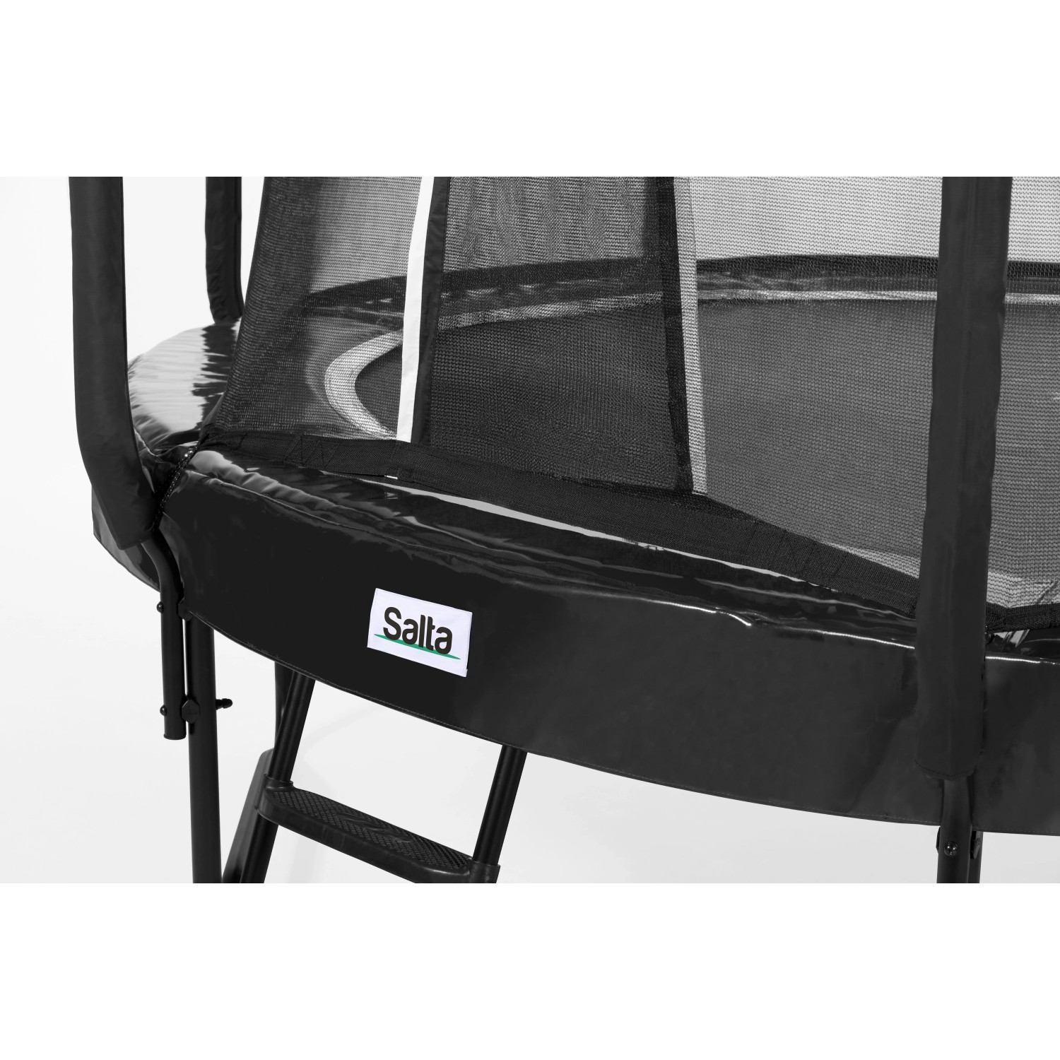 Detailaufnahme: Schwarzes Salta Trampolin First Class ø 305 cm mit Leiter und Sicherheitsnetz.