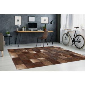 Braun gemusterter Flachflor-Teppich im Patchwork-Design aus Leder, 200x290 cm.