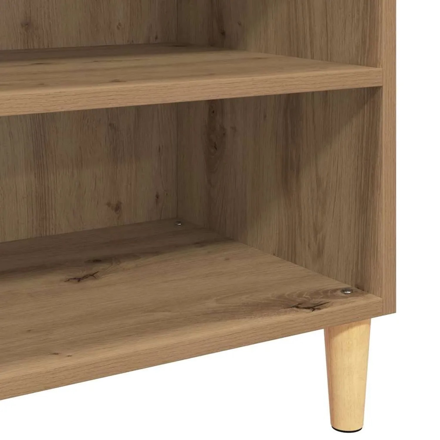 Detailansicht: Sideboard Artisan Eiche mit Regalböden und Holzfüßen.