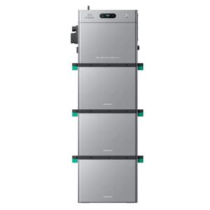ZENDURE SuperCharged SolarFlow 2400 AC Plus Balkonkraftwerk mit drei AB3000L Batterien.