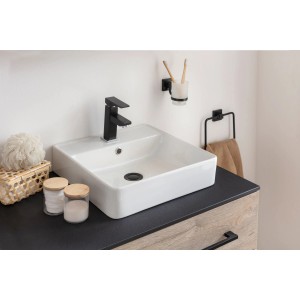 Fackelmann Aufsatzwaschbecken Vaida, 40,5 cm, Keramik, weiß, mit Armatur auf Waschtisch montiert.