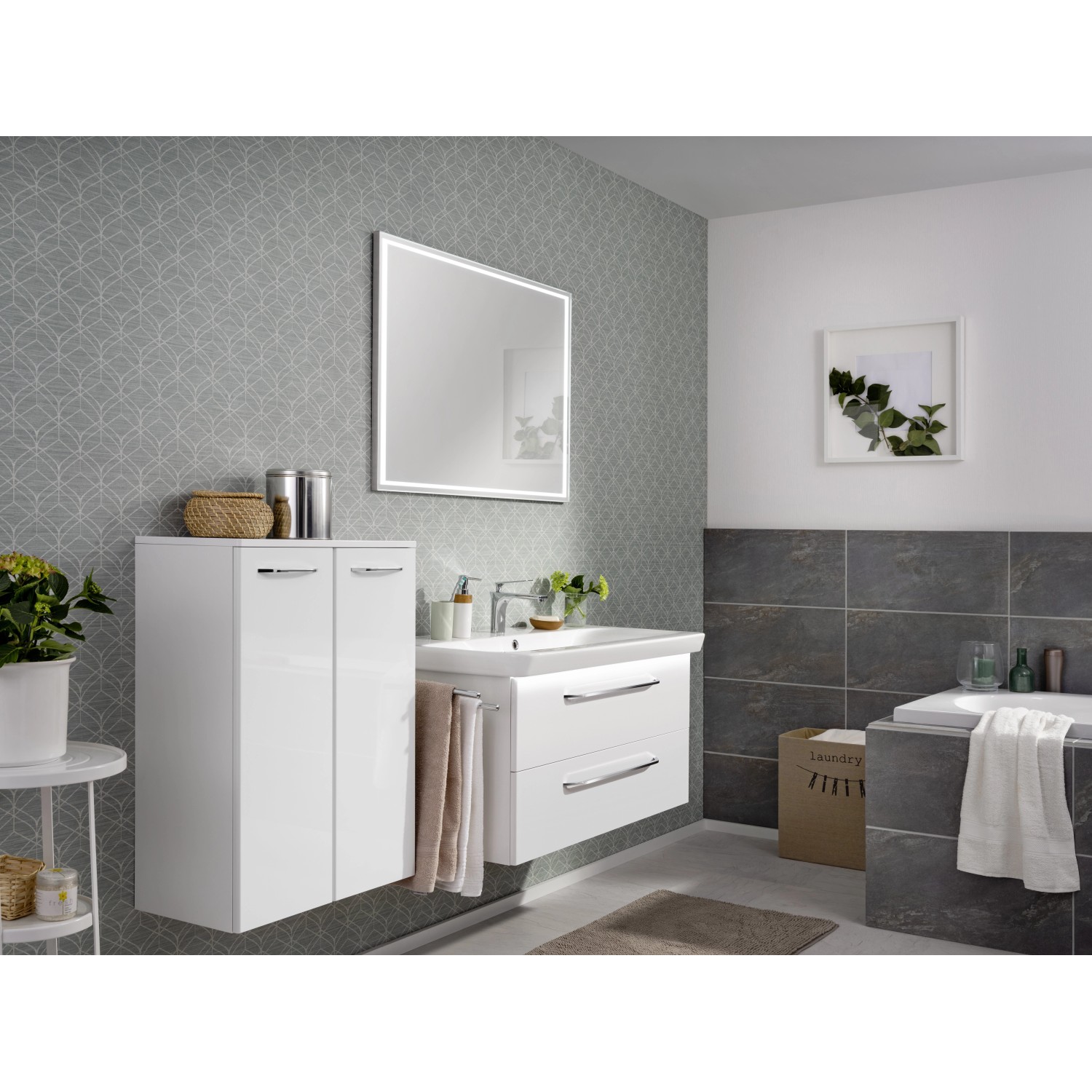 Fackelmann Spiegel Framelight, 100 cm, mit LED-Beleuchtung im Badezimmer.