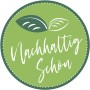 Kreisrundes Logo mit Blättern und dem Schriftzug „Nachhaltig Schön“ in Weiß auf grünem Grund.
