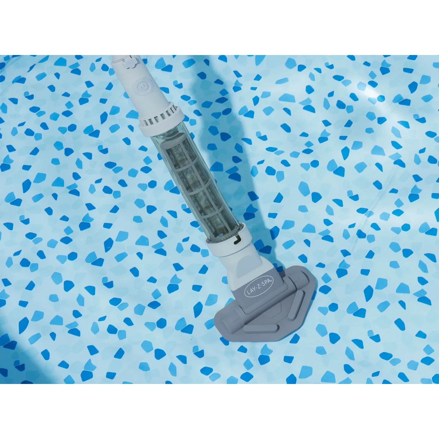 Bestway Lay-Z-Spa Akku Pool- und Whirlpool-Sauger zur Reinigung von Pools und Whirlpools.