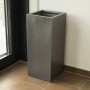 Hoher, anthrazit-metallicfarbener Pflanzkübel Säule aus Fiberglas, 38x38x80 cm, für Innen- und Außenbereich.