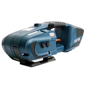 DeTec. DT UM19 Akku-Umreifungsmaschine für PE/PP Bänder. Blaues Handgerät mit schwarzem Griff, ideal für Palettierung.