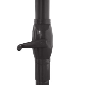 Detailaufnahme: Kurbelmechanismus des grünen MCW Sonnenschirms Carpi Pro Ø5m.