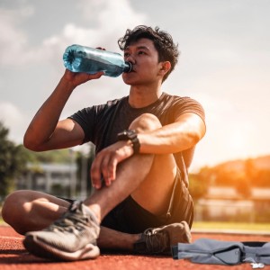 Grauer Relaxdays Laufgürtel aus Nylon mit zwei Fächern, wasserdicht und reflektierend.