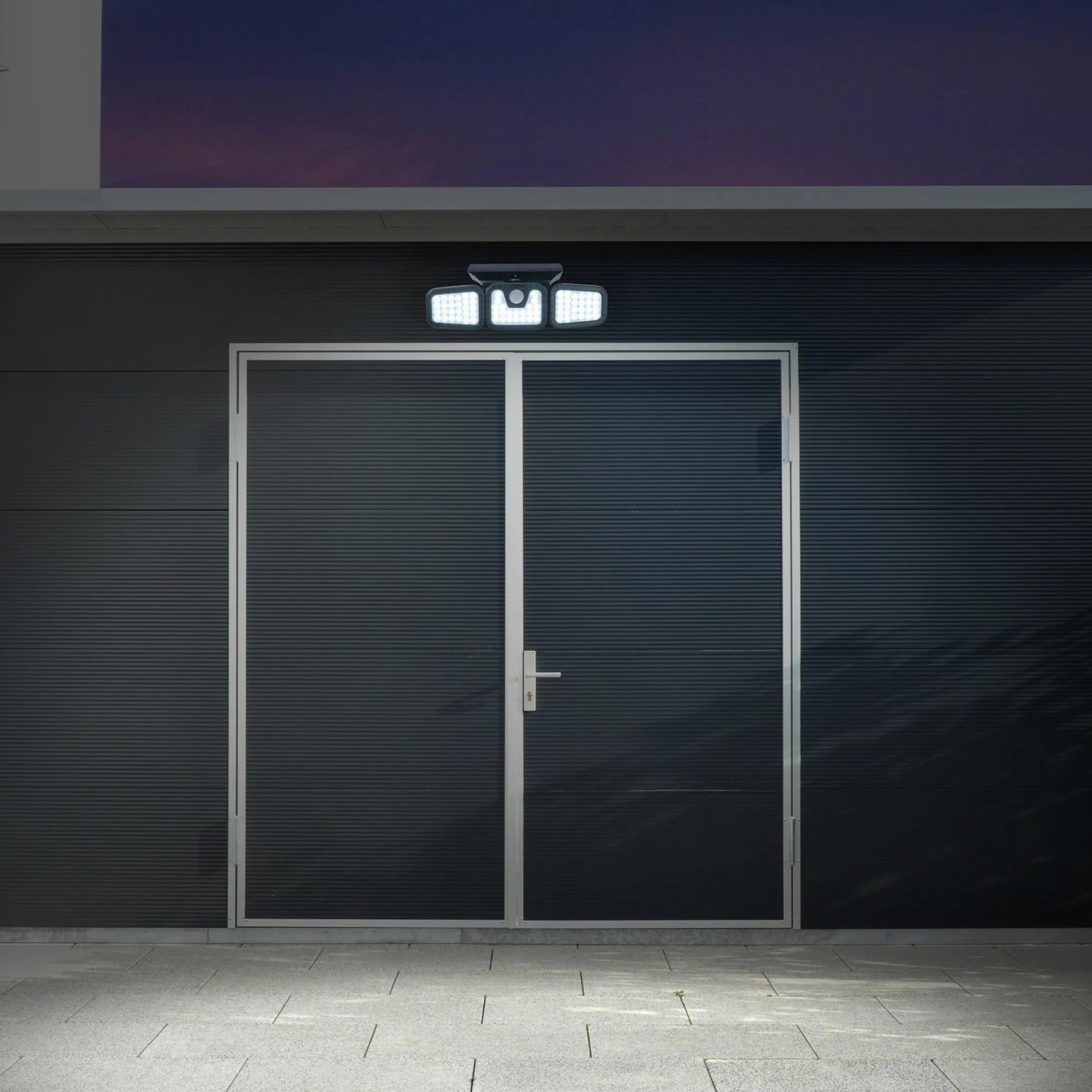 Schwarze LED Solar-Wandleuchte Pacita von Näve, Außenbeleuchtung mit Bewegungsmelder.