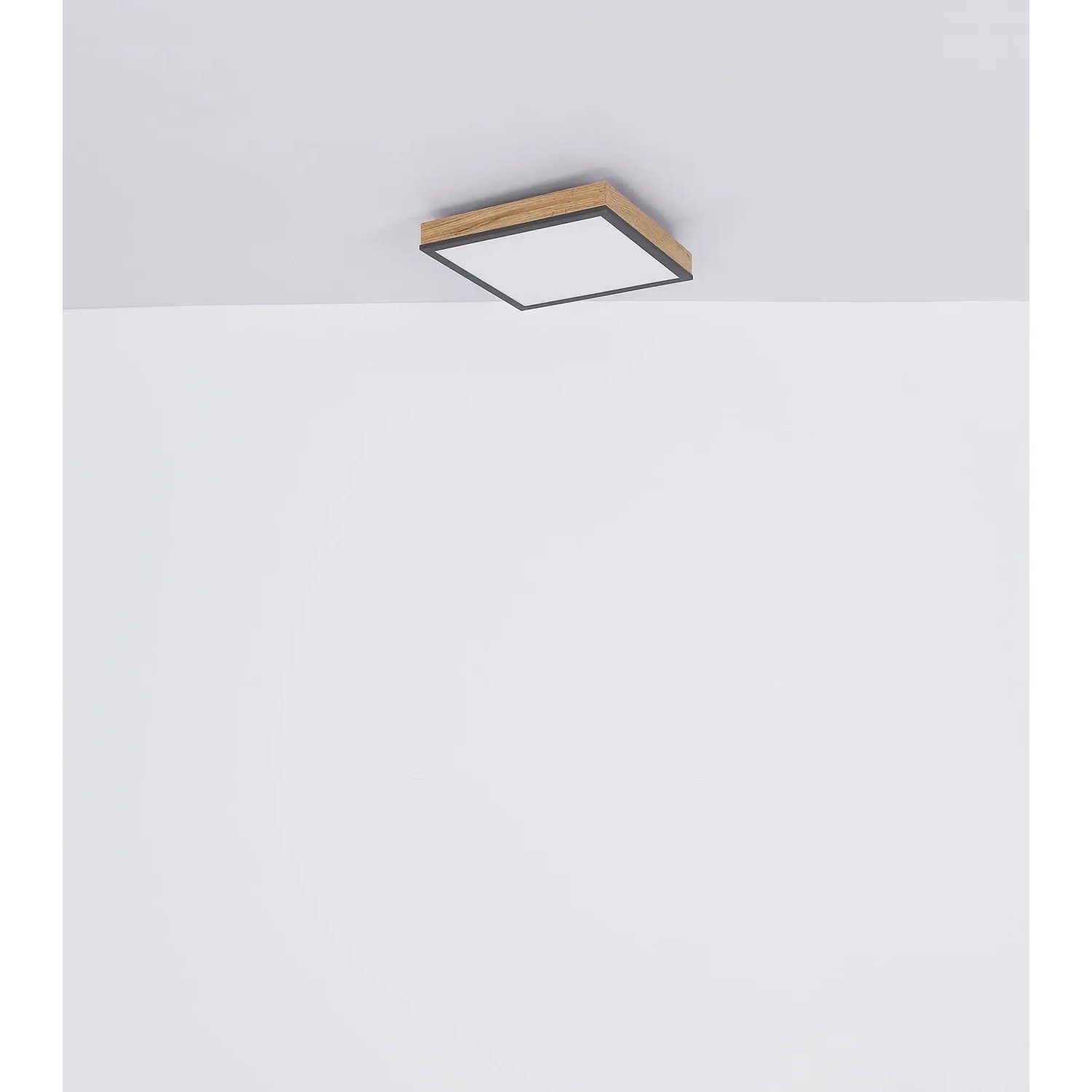 Quadratische LED-Deckenleuchte Doro in Holzoptik/Graphit, 59x59 cm.