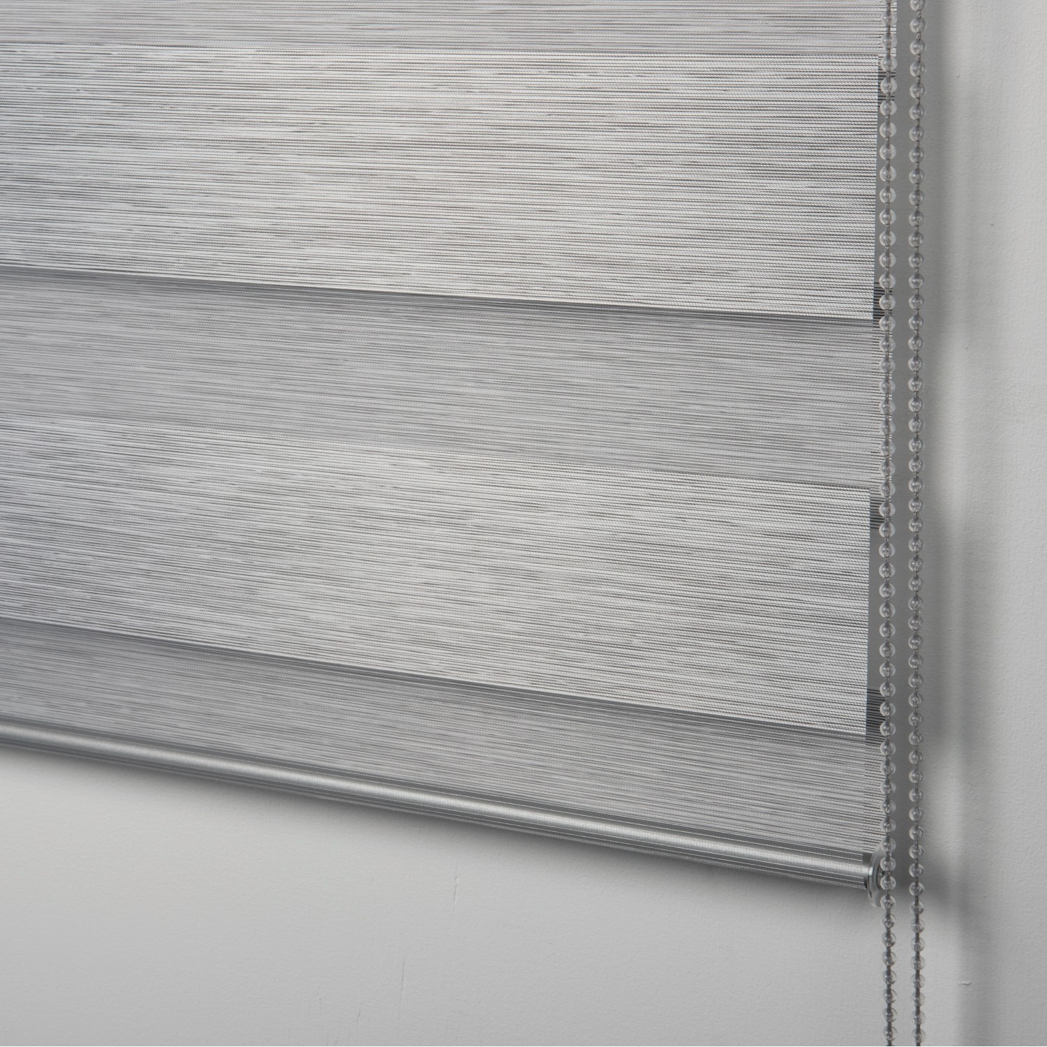 Schöner Wohnen Doppelrollo Tilda in Anthrazit, Strukturstoff für variable Lichtdosierung.