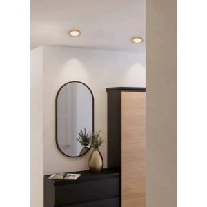 Nickelfarbener Eglo LED-Einbauspot Fueva 5, Ø 11,7 cm, 3000K, in Wohnraum integriert.