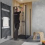 Montage einer Duschkabine durch einen Handwerker. Schulte Montageservice für Duschen.