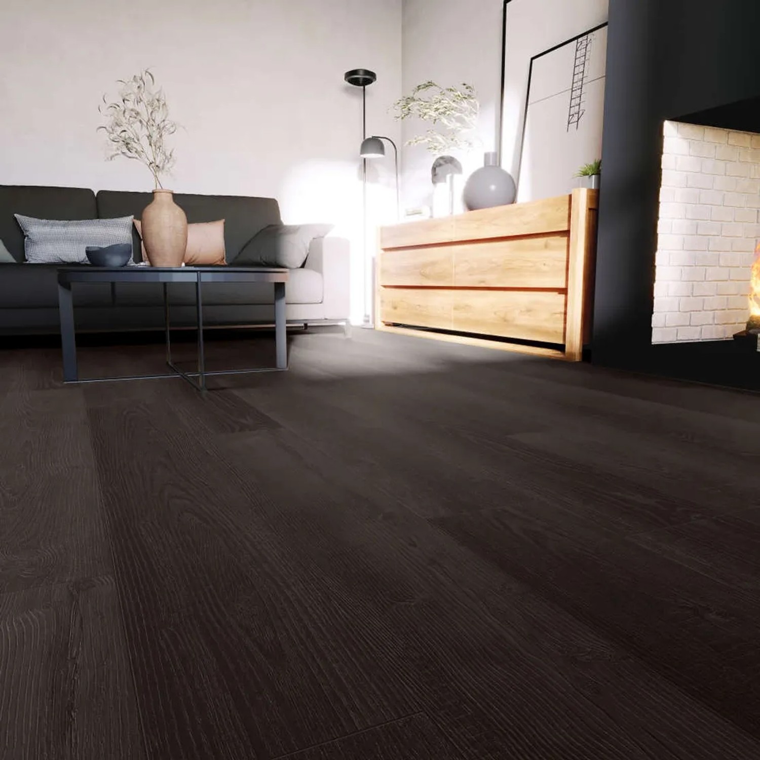 Anaturo Klebe-Vinylboden Mio 55 Eiche Udine im Wohnraum mit dunkler Holzoptik.