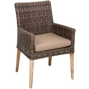 Armstuhl Norvell mit Auflage: Gartenstuhl aus braunem Kunststoffgeflecht und Akazienholz.