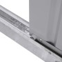 Detailaufnahme: Metallrahmen und Wand des Globel Gerätehauses Skillion, silber metallic.