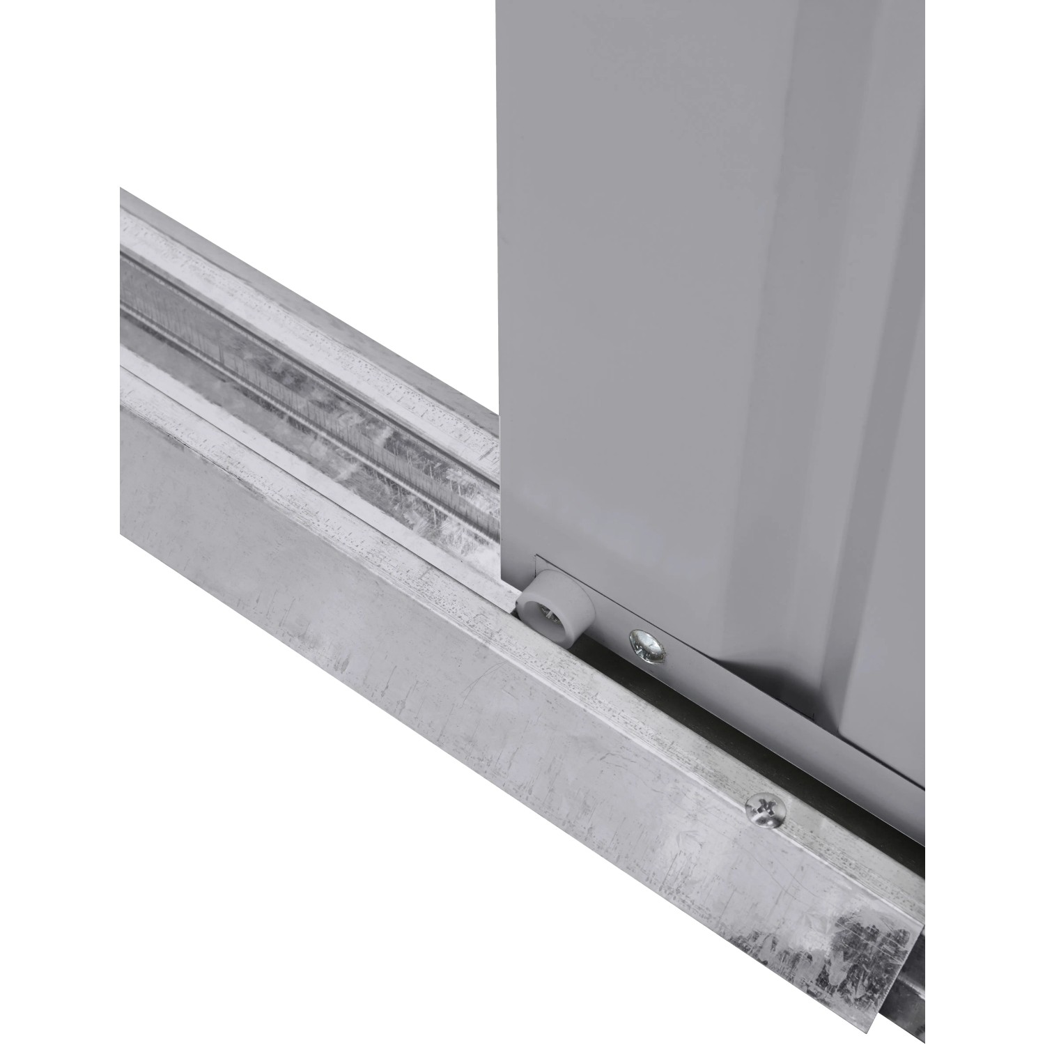 Detailaufnahme: Metallrahmen und Wand des Globel Gerätehauses Skillion, silber metallic.