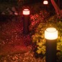 Philips Hue Calla LED-Sockelleuchte für den Garten, verschiedene Farben.