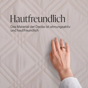 Beige Tagesdecke von Bestlivings mit Rautenmuster und Hand, hautfreundlich und atmungsaktiv.