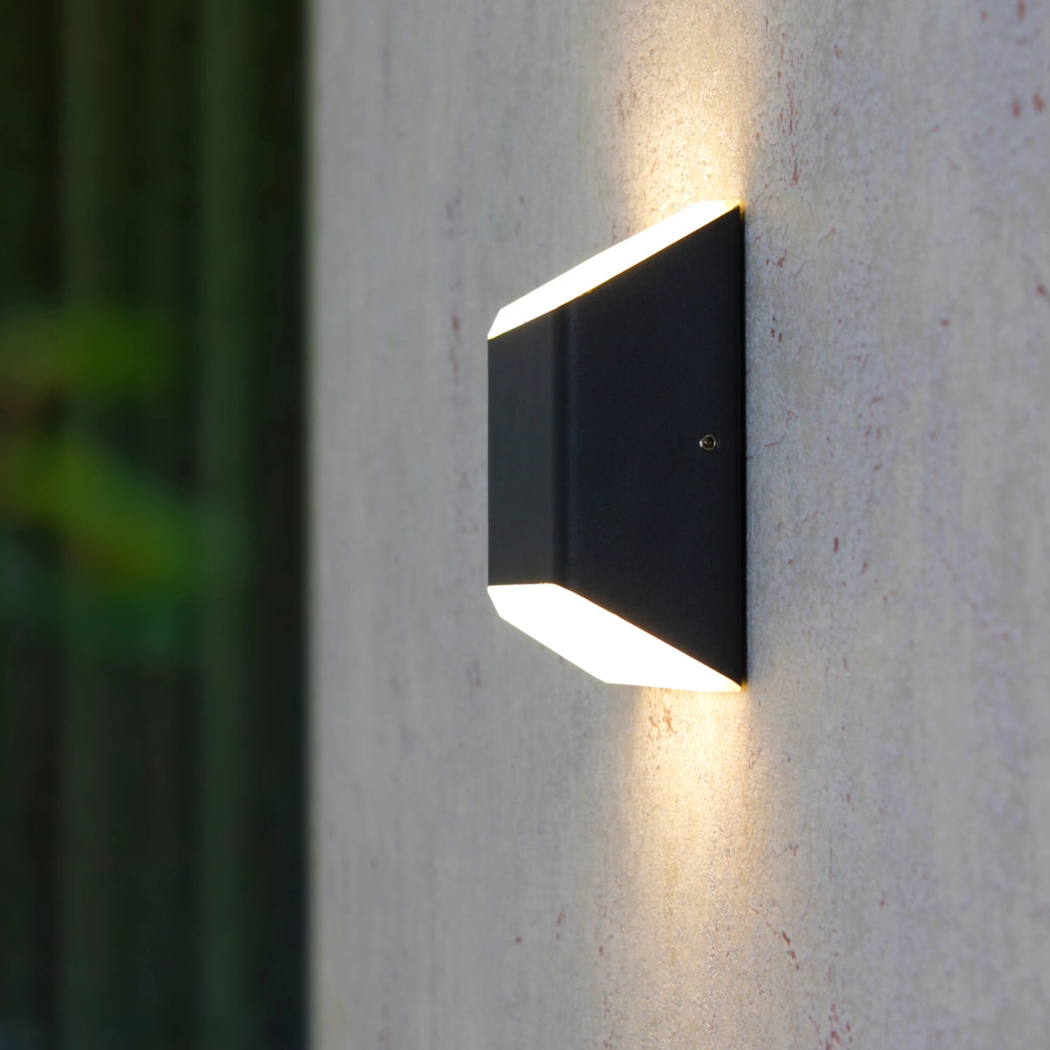 Moderne, anthrazitfarbene Eco-Light LED-Aussenwandleuchte Floyd mit Up- & Downlight.