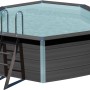 Achteckiger Gre Composite Pool Avantgarde, Ø 410 cm, mit Leiter. WPC Pool in Holzoptik.