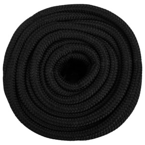 Schwarzes Bootsseil, 18 mm x 25 m, aus Polypropylen, aufgerollt.