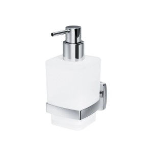 AM.PM Seifenspender aus Glas mit Chrom-Elementen zur Wandmontage.