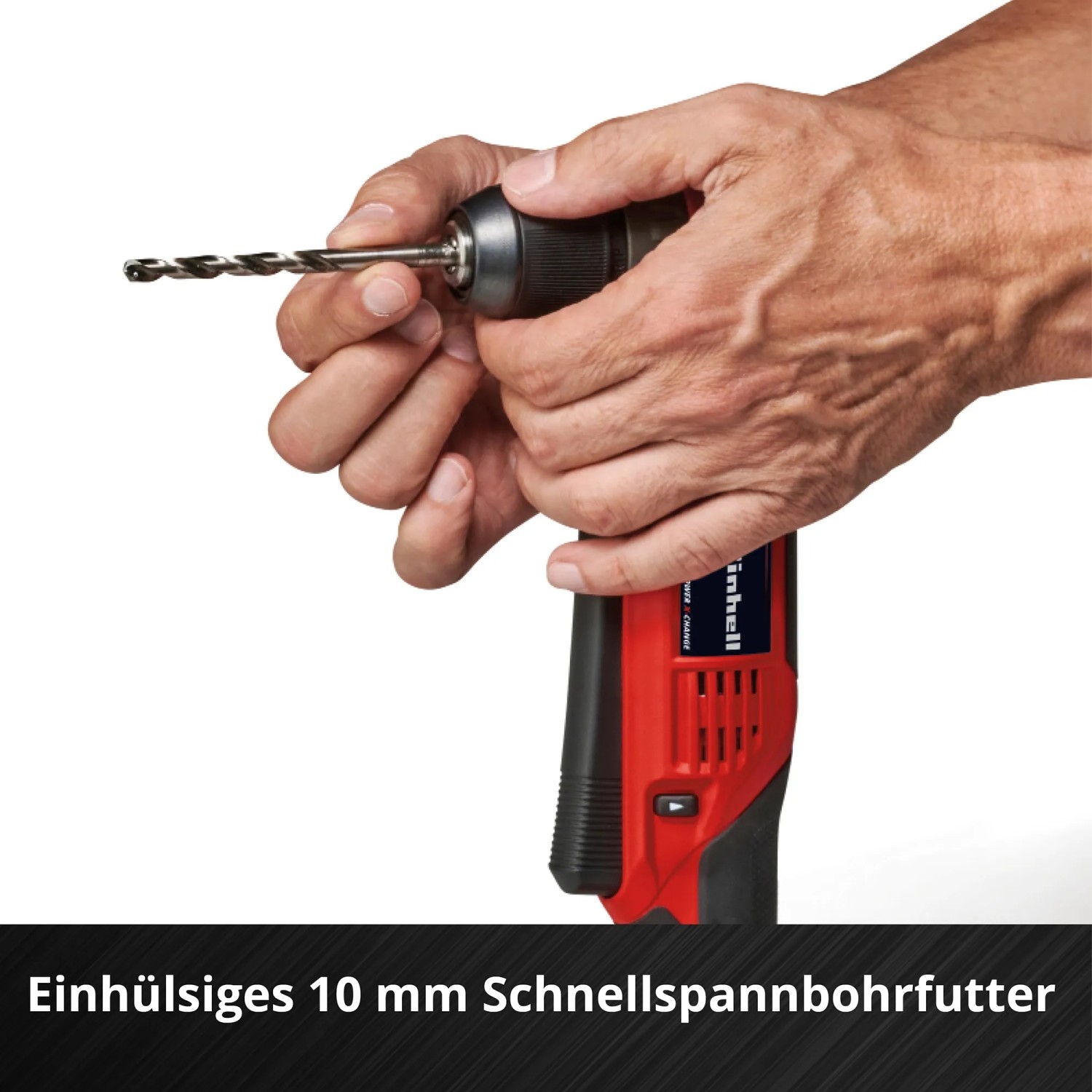Einhell Akku-Winkelbohrmaschine: Bohrfutter mit eingesetztem Bohrer in Händen.