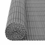 Aufgerollter grauer PVC-Gartenzaun, 110x400 cm, mit Lamellenstruktur. Robuster Sichtschutz für Garten und Beet.