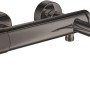 Grohe Essence Einhand-Wannenbatterie in Hard Graphite für die Wandmontage.
