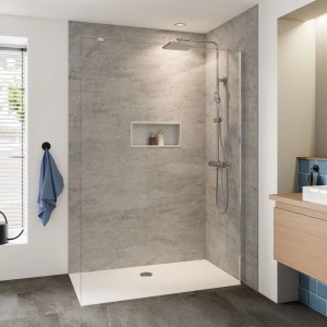 Breuer Panorama Duschwand aus Glas, 200x90 cm, mit Chrom-Profil und Regendusche.