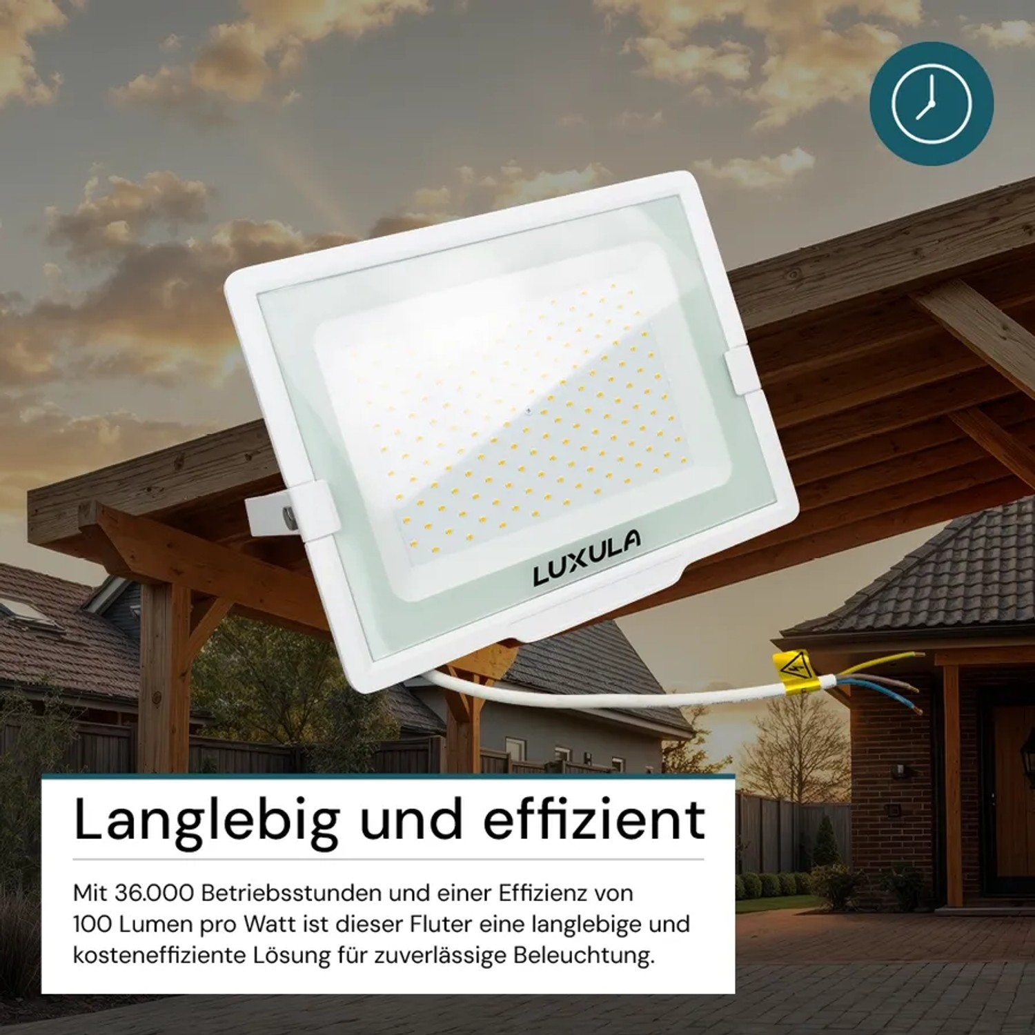 Weißer LUXULA LED-Außenstrahler 150W mit warmweißem Licht, Slim Design und flexiblem Haltebügel.