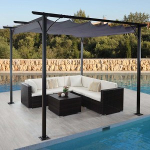 Graue MCW Pergola 3,5x3,5m mit Schiebedach und Sitzgruppe auf Terrasse am Pool.