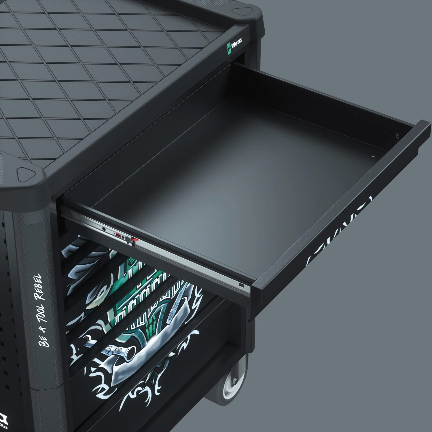 Wera Werkstattwagen 9700 Tool Rebel, 78-teilig, mit offener Schublade und Werkzeug-Einlagen.