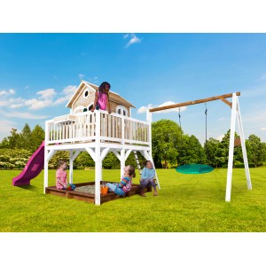 Axi Liam Spielhaus mit Nestschaukel, Rutsche lila, Kinder spielen im Sandkasten und auf der Schaukel.