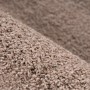 Detailaufnahme des MeGusta Kurzflor Teppichs in Taupe. Klassischer, unifarbener Teppich.