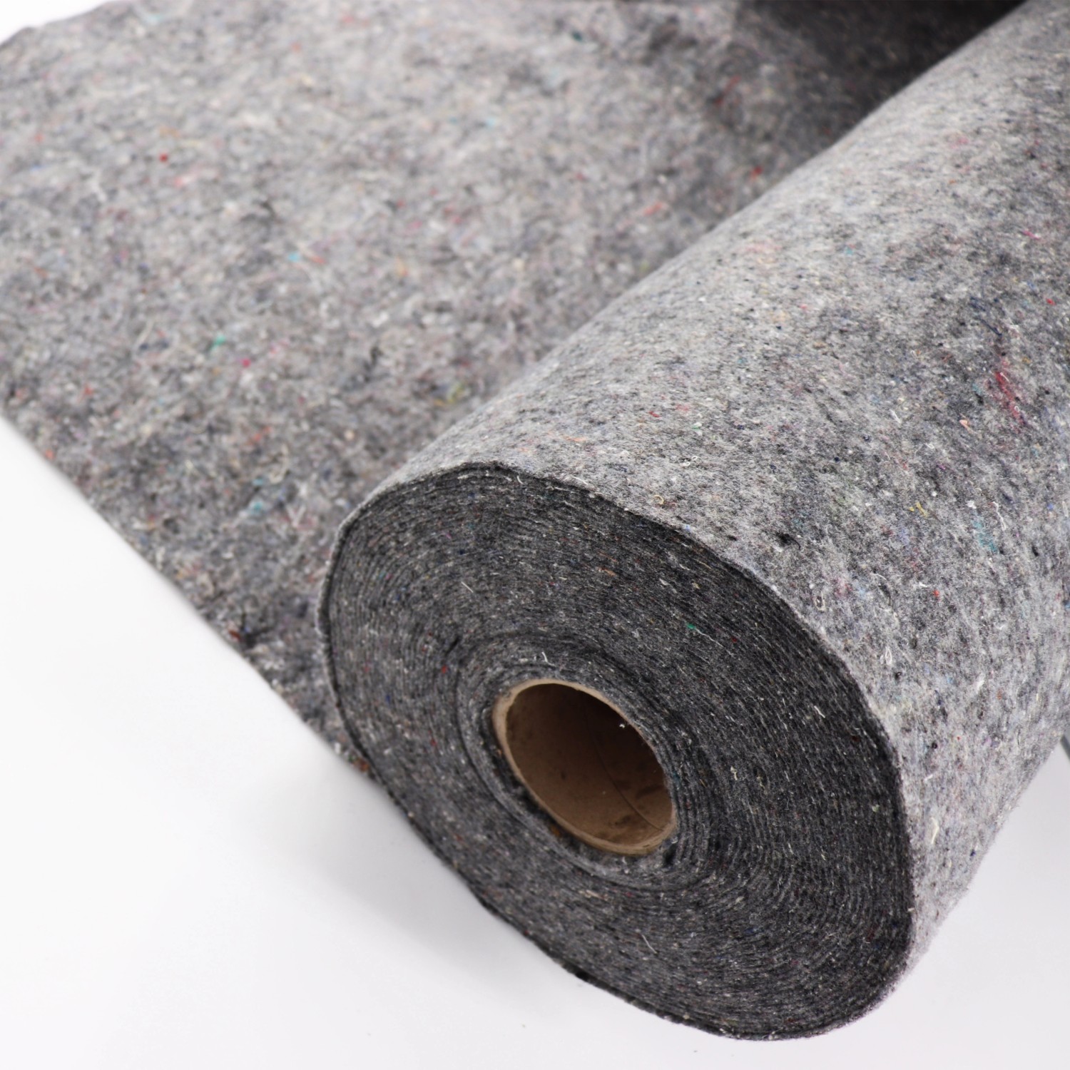 Graues Aquagart Teichvlies (14m²) als Schutz für Teichfolie, aufgerollt.