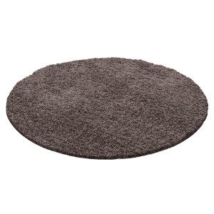 Runder, taupefarbener Ayyildiz Hochflorteppich Life 1500 mit 80 cm Durchmesser.