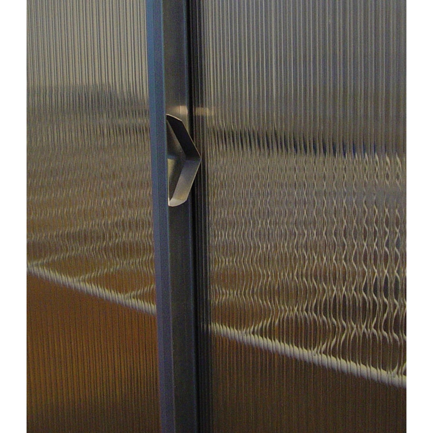 Juliana kleine Federn (10 Stk.) für Gewächshäuser, Detailaufnahme der Befestigung.