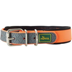 Orangefarbenes Hunter Hundehalsband mit grauen Dreiecken und silberner Schnalle.