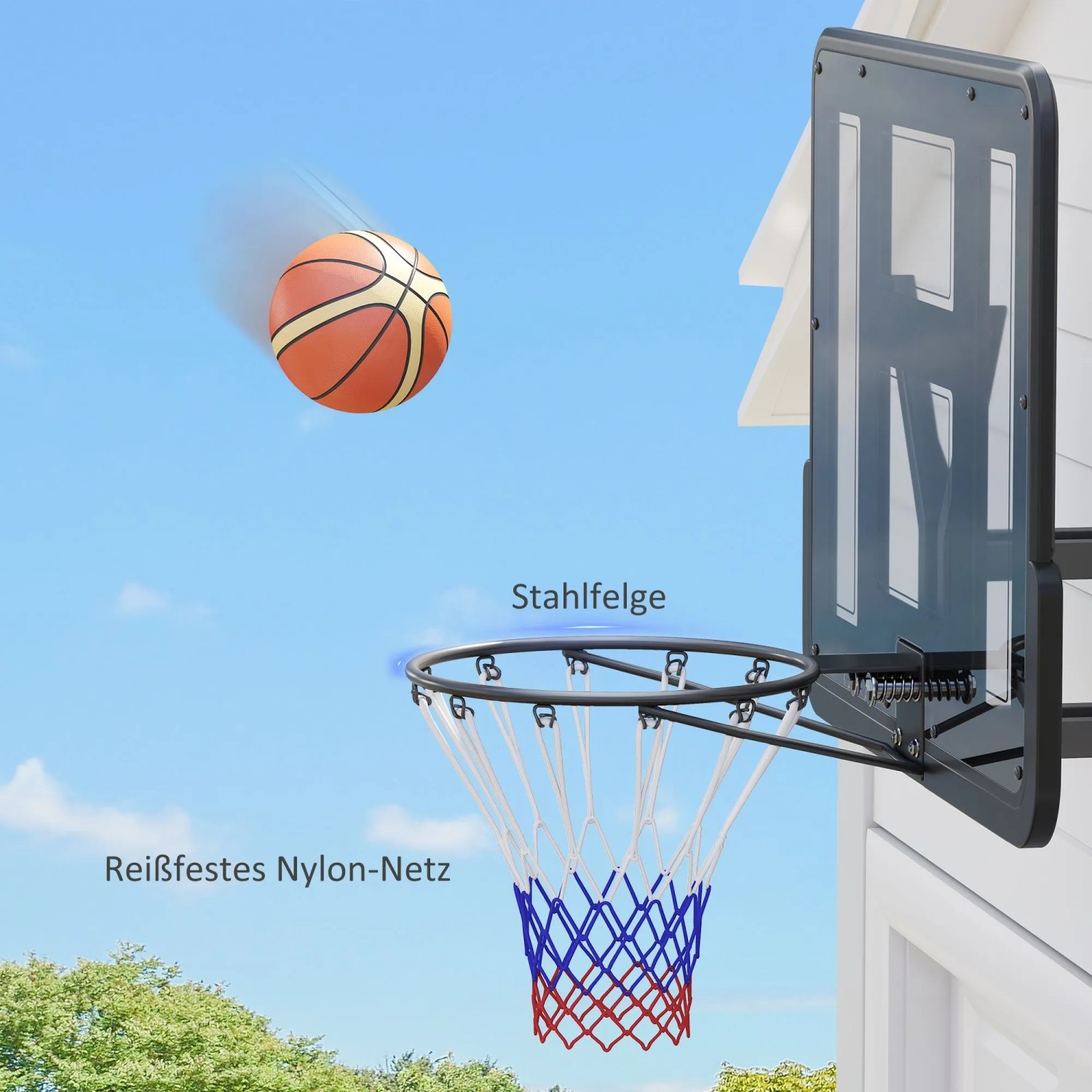 SPORTNOW Basketballkorb mit schwarzer Stahlfelge und farbigem Netz. Ein Basketball fliegt auf den wandmontierten Korb zu.