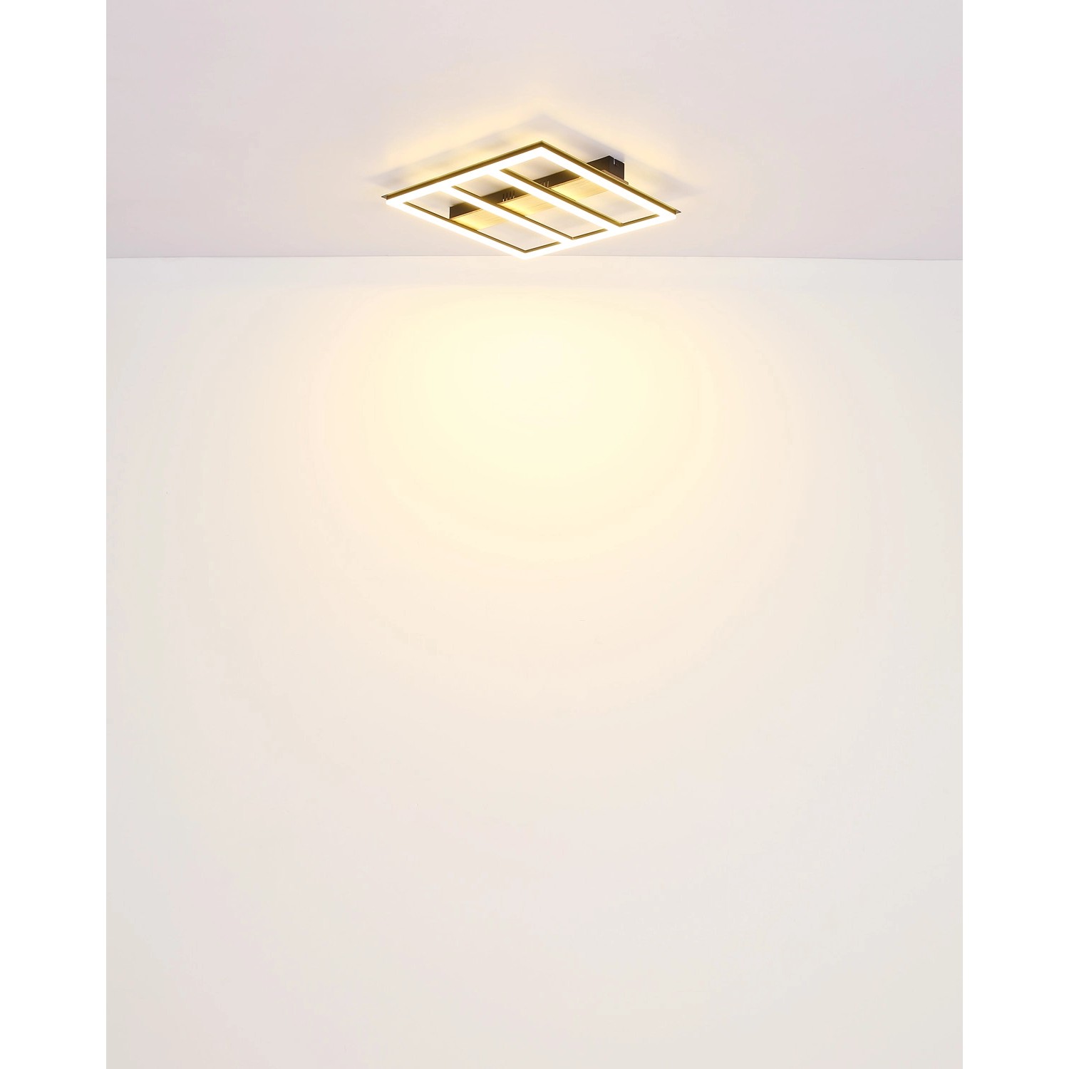 Schwarze, quadratische Globo LED-Deckenleuchte Froomy, 60x60 cm, an Zimmerdecke.